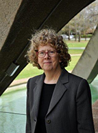 Elaine Sadler headshot